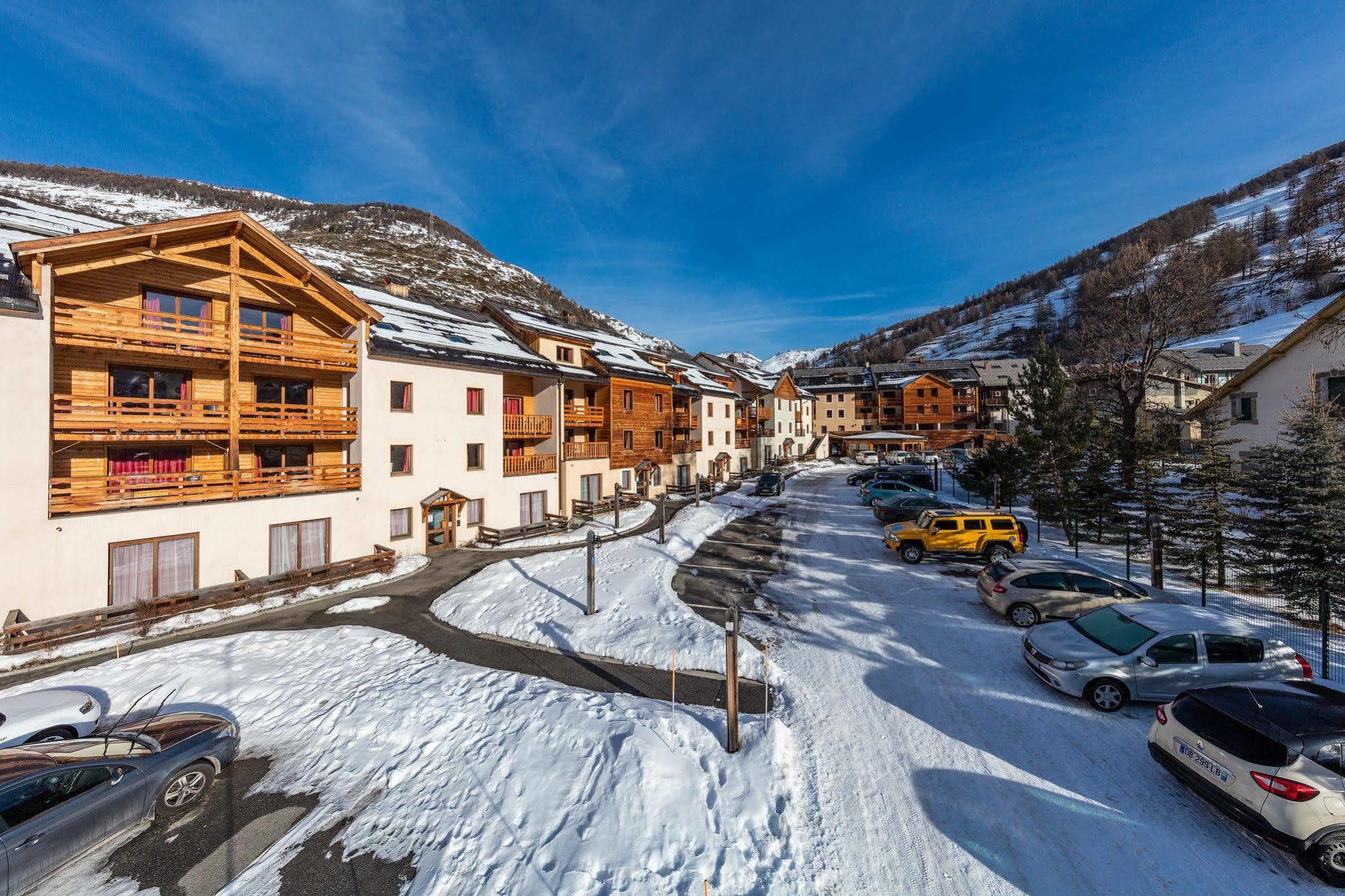 Noemys Balcons Du Viso Aparthotel Abriès Esterno foto