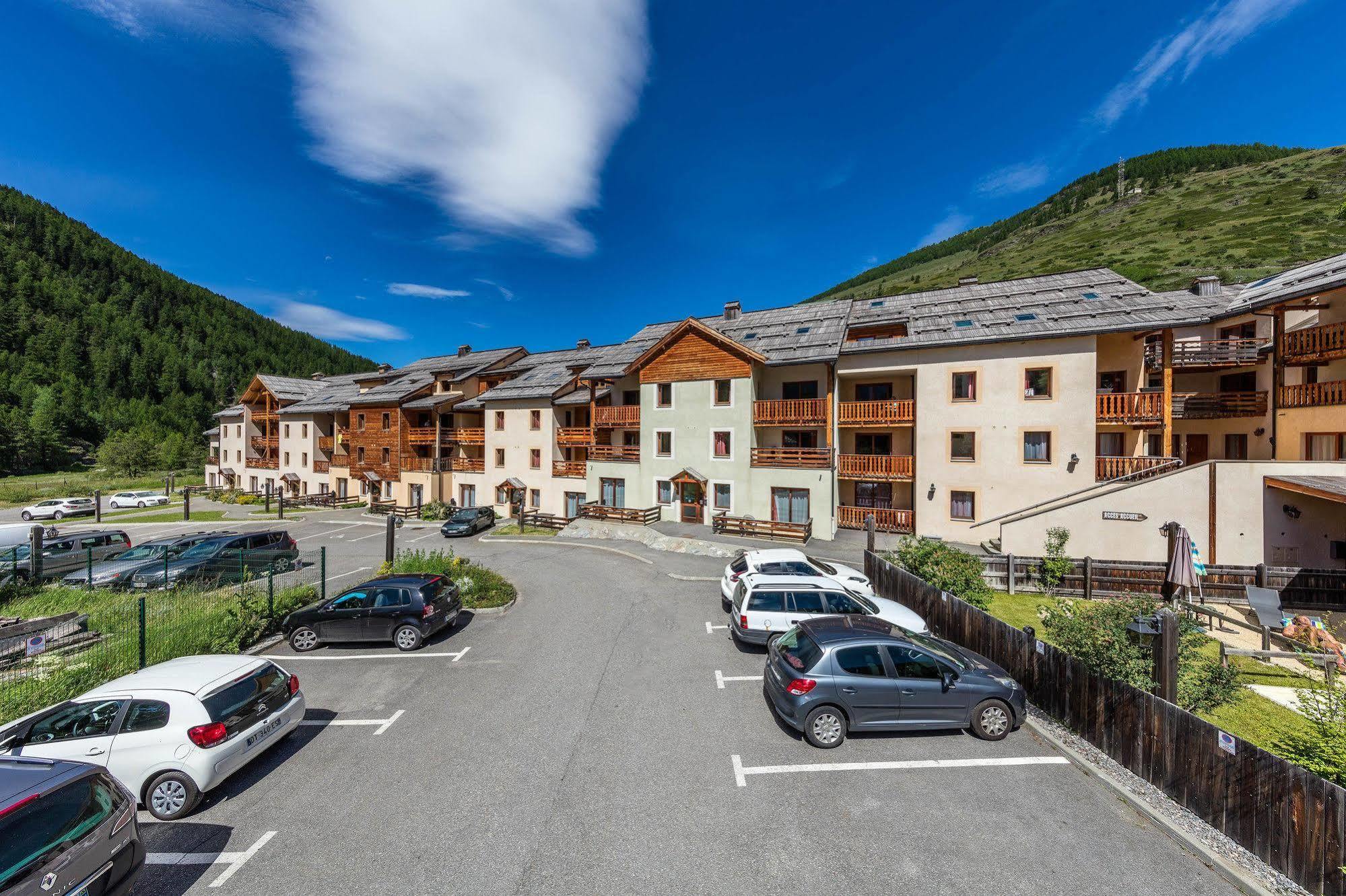 Noemys Balcons Du Viso Aparthotel Abriès Esterno foto